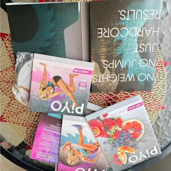 Piyo beach body Workout Set - Picture 3 of 5